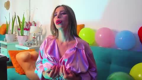 Victoria  online show from February 2025 05:09:01 AM