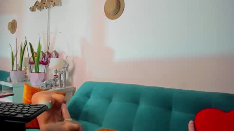 Victoria  online show from February 2025 05:37:01 PM