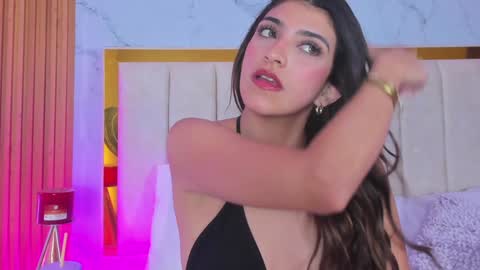  Victoria Lozano  online show from December 2024 03:47:02 PM