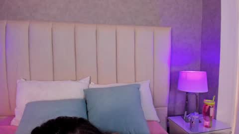  Victoria Lozano  online show from February 2025 12:50:01 PM