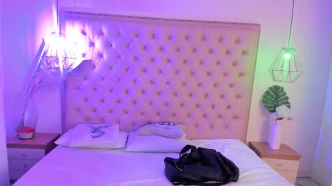 victoria_kitt online show from November 2025 07:19:02 PM