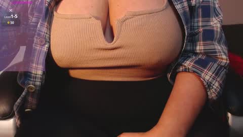 Snapshot of victoria_monteroo chatting on December 2024 11:52:02 PM Call me Vic online show from December 2024 11:52:02 PM