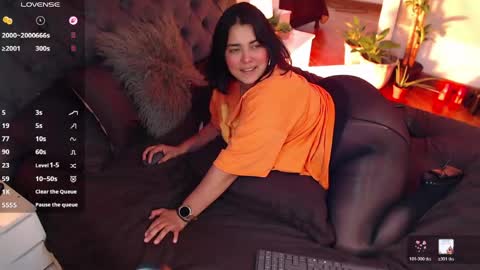 Snapshot of victoria_monteroo chatting on April 2026 01:30:02 AM Call me Vic online show from April 2026 01:30:02 AM