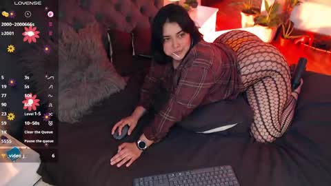 Snapshot of victoria_monteroo chatting on May 2026 12:38:01 AM Call me Vic online show from May 2026 12:38:01 AM