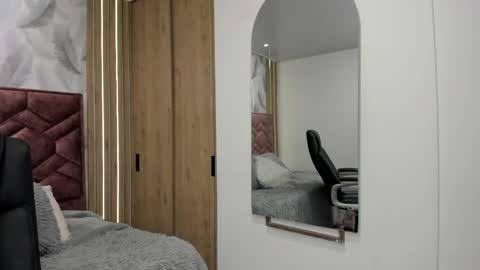 Vicky  online show from October 2025 02:23:02 AM