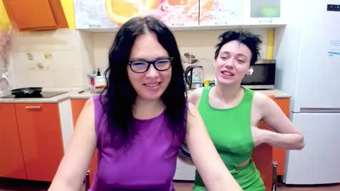 Victoria  online show from December 2025 02:40:01 AM