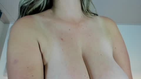 victoria_queen2 online show from February 2025 04:26:02 AM