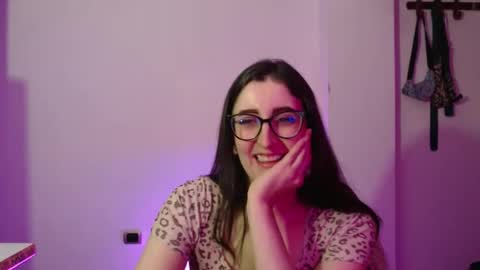 Victoria online show from October 2025 09:15:02 PM