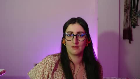 Victoria online show from November 2025 09:38:02 PM