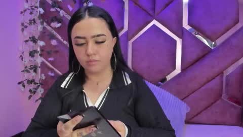 Victoria online show from December 2025 08:16:02 PM