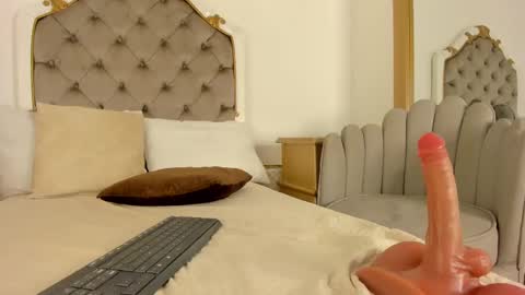 Snapshot of victoria_vallejo chatting on February 2025 05:41:02 PM victoria  online show from February 2025 05:41:02 PM