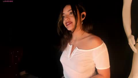 victoriaa2_doll online show from April 2026 11:56:01 AM