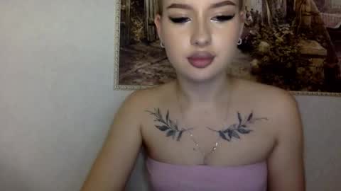 victoriacrystal_ online show from October 2025 06:49:02 PM