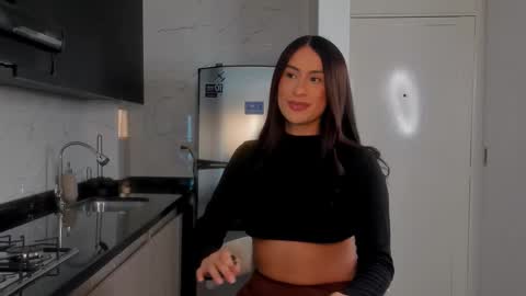 Vcitoria online show from December 2025 12:05:02 AM