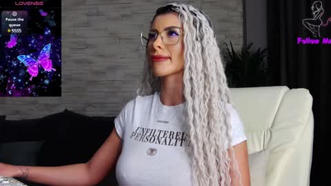 Victoria online show from December 2024 01:28:01 AM