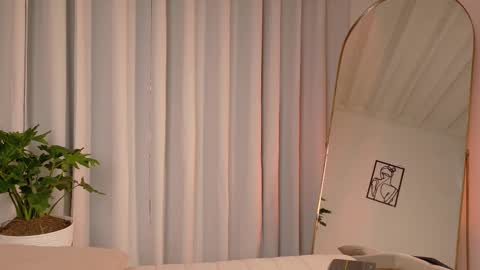 VictoriaNova online show from December 2025 09:21:02 PM