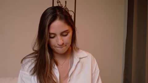 Snapshot of victorianova chatting on May 2026 10:29:01 PM VictoriaNova online show from May 2026 10:29:01 PM