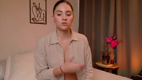 Snapshot of victorianova chatting on June 2026 05:51:01 PM VictoriaNova online show from June 2026 05:51:01 PM