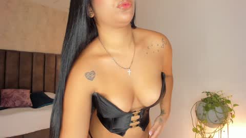 Maria Victoria online show from January 2025 11:43:01 AM