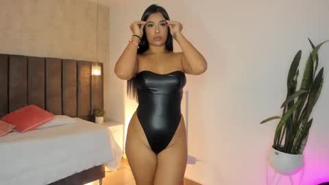 Maria Victoria online show from February 2025 11:35:02 AM