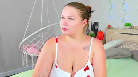 Snapshot of viirginia_robinson chatting on June 2026 08:40:02 AM Jinny online show from June 2026 08:40:02 AM