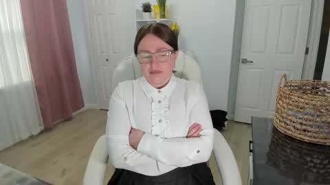 Ukrainian-woman online show from February 2025 03:08:01 PM