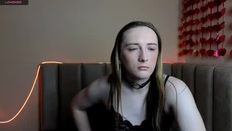 Snapshot of vika_pinakolada chatting on March 2025 03:48:02 AM vika pinakolada online show from March 2025 03:48:02 AM