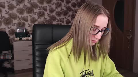 Vika online show from December 2024 07:37:01 AM