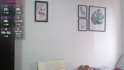 Snapshot of viki_mom chatting on January 2025 04:46:01 PM Viki Mom online show from January 2025 04:46:01 PM