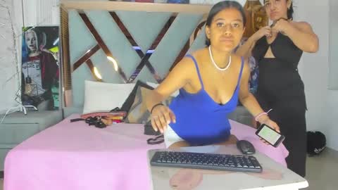 vikiTomson online show from December 2024 12:57:02 PM