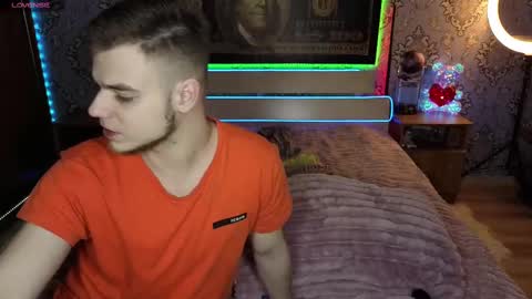 vikki and george online show from March 2025 07:54:01 PM