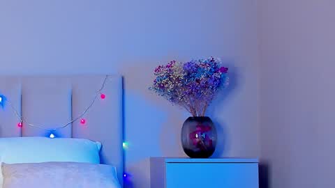 VIKKI online show from January 2025 07:18:02 PM