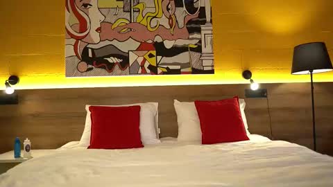 VIKKI online show from September 2025 12:39:02 PM