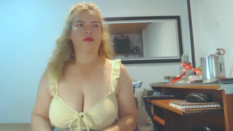 VIKKKTORIAAA online show from February 2025 05:18:01 AM