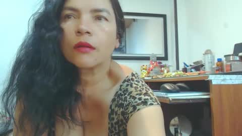 VIKKKTORIAAA online show from October 2025 05:05:01 AM