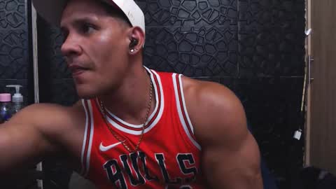 Viktor Herrera online show from October 2025 03:38:01 AM