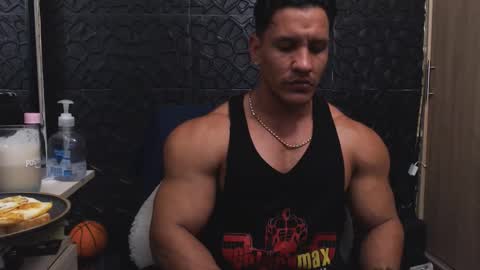 Viktor Herrera online show from November 2025 02:11:02 AM