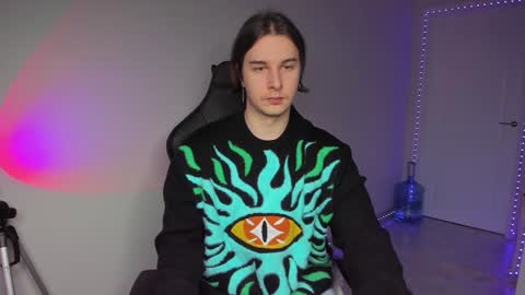 Vincent Strong online show from December 2024 01:32:02 PM