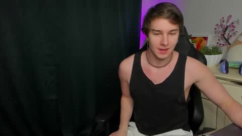 Vincent Strong online show from October 2025 09:54:02 AM