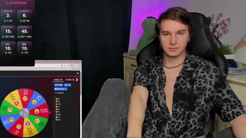 Vincent Strong online show from November 2025 09:09:01 AM