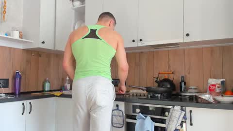 Vincent.  uncut 18cm online show from February 2025 07:45:02 AM