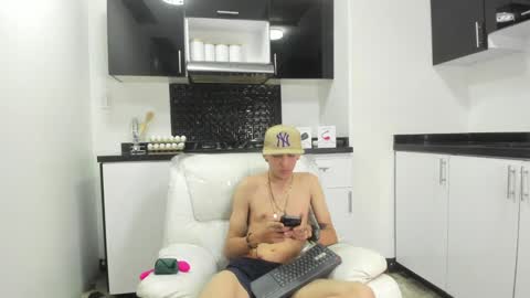 Snapshot of vincenthunter chatting on December 2024 12:41:01 AM Vincent online show from December 2024 12:41:01 AM