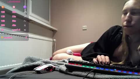 Snapshot of vine_princess chatting on September 2025 11:26:01 PM Vine Princess online show from September 2025 11:26:01 PM