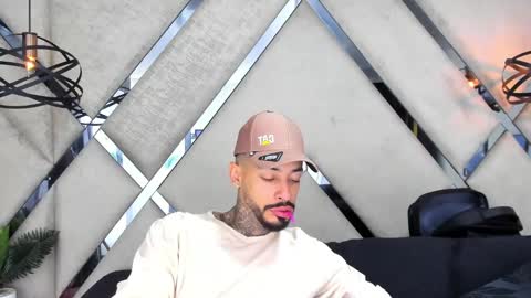 Snapshot of vinzenzrizzo chatting on October 2025 04:24:01 AM ---Vinzen--- online show from October 2025 04:24:01 AM