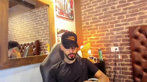 Snapshot of vinzenzrizzo chatting on October 2025 05:22:01 AM ---Vinzen--- online show from October 2025 05:22:01 AM