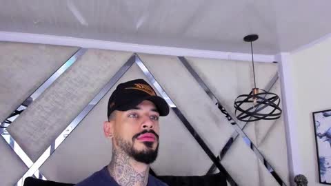 Snapshot of vinzenzrizzo chatting on November 2025 07:52:01 AM ---Vinzen--- online show from November 2025 07:52:01 AM