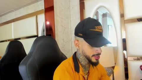 Snapshot of vinzenzrizzo chatting on November 2025 04:57:01 AM ---Vinzen--- online show from November 2025 04:57:01 AM