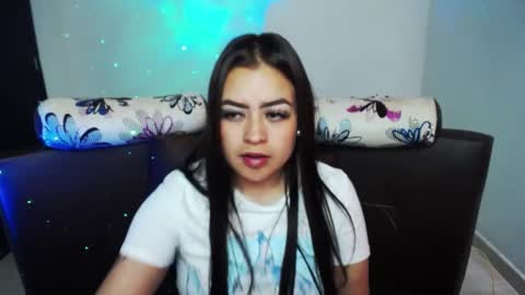 Snapshot of vio_let_ chatting on December 2024 01:49:01 PM Daniela online show from December 2024 01:49:01 PM