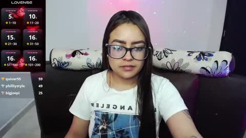 Snapshot of vio_let_ chatting on February 2025 09:38:02 PM Daniela online show from February 2025 09:38:02 PM