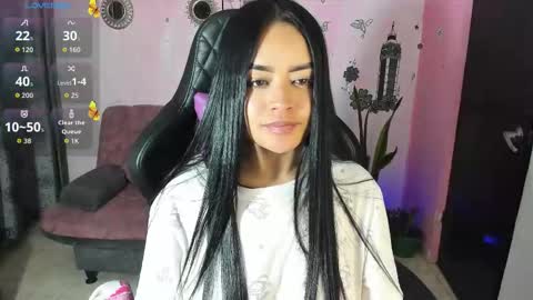 Snapshot of vio_let_ chatting on October 2025 06:23:02 AM Daniela online show from October 2025 06:23:02 AM